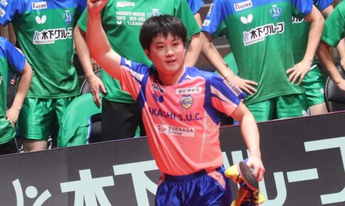 張本智和、強行出場のエースがもたらした逆転勝利「Tリーグまでアジア選手権の気持ち」　シングルス7連勝で岡山を牽引